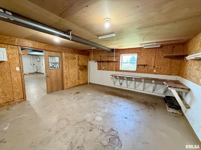 24822 Brookwood Hills Road, Athens, IL 62613