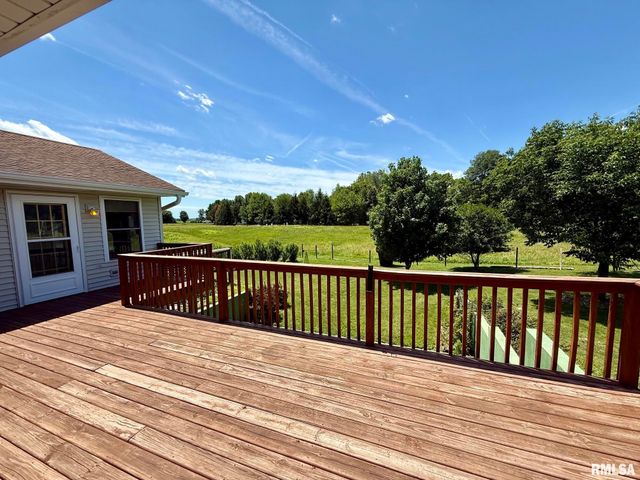 24822 Brookwood Hills Road, Athens, IL 62613