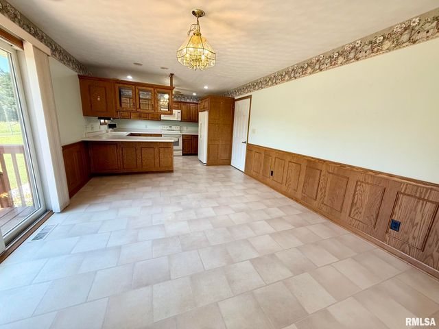 24822 Brookwood Hills Road, Athens, IL 62613