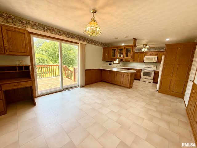 24822 Brookwood Hills Road, Athens, IL 62613