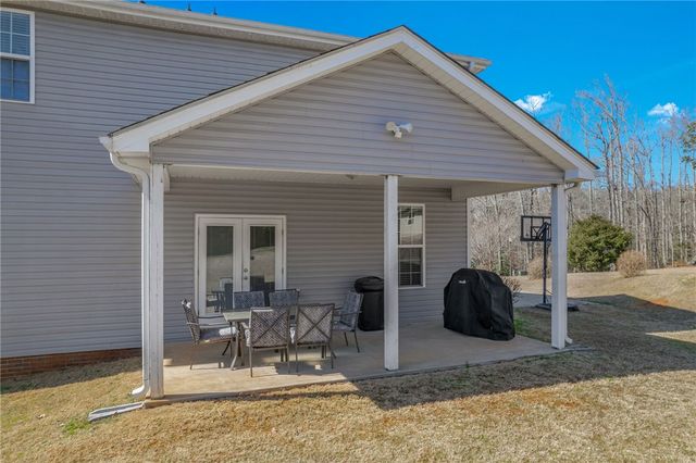 232 Saddlebrook Avenue, Pickens, SC 29671