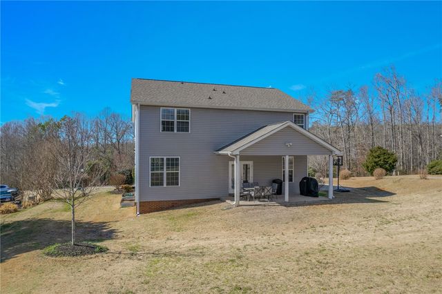 232 Saddlebrook Avenue, Pickens, SC 29671