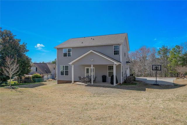 232 Saddlebrook Avenue, Pickens, SC 29671