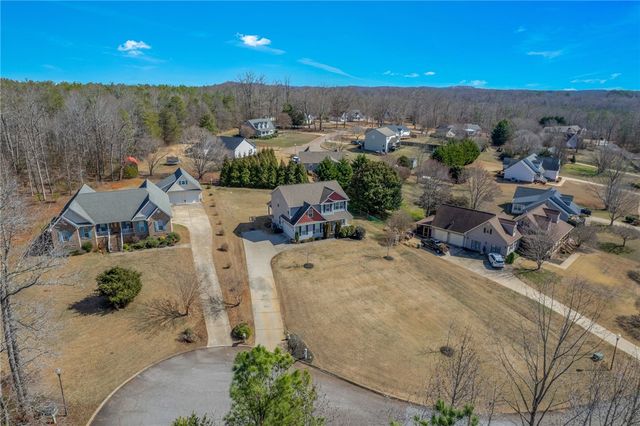 232 Saddlebrook Avenue, Pickens, SC 29671