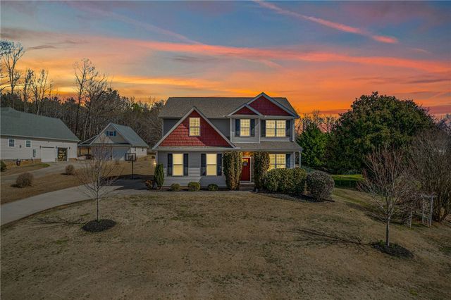 232 Saddlebrook Avenue, Pickens, SC 29671