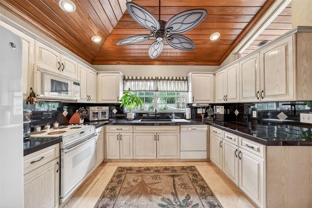 830 LAKE DAVIS DRIVE, Orlando, FL 32806