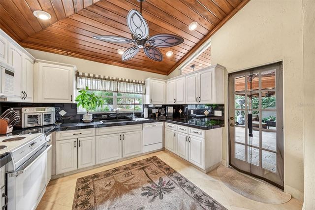830 LAKE DAVIS DRIVE, Orlando, FL 32806
