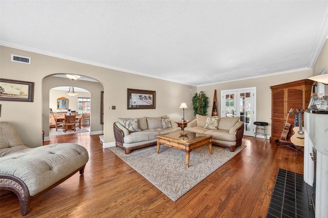 830 LAKE DAVIS DRIVE, Orlando, FL 32806
