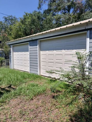142 County Road 322, Cleveland, TX 77327