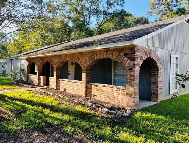 142 County Road 322, Cleveland, TX 77327