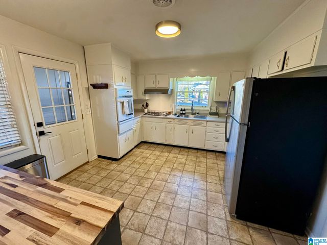 2529 YORKMONT DRIVE, Vestavia Hills, AL 35226