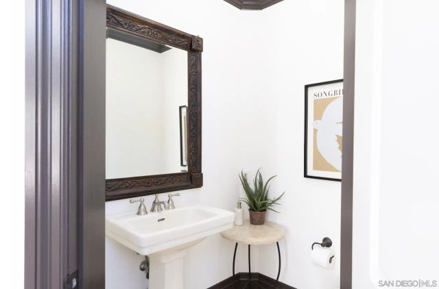 8022 Wesley Rd, Joshua Tree, CA 92252