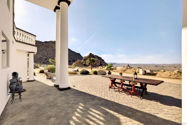 8022 Wesley Rd, Joshua Tree, CA 92252