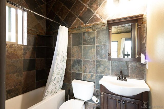 8022 Wesley Rd, Joshua Tree, CA 92252