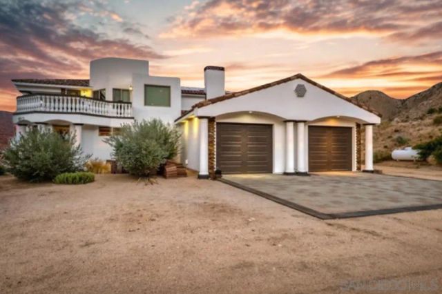 8022 Wesley Rd, Joshua Tree, CA 92252