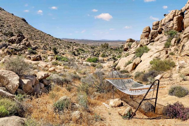 8022 Wesley Rd, Joshua Tree, CA 92252