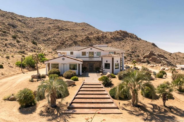 8022 Wesley Rd, Joshua Tree, CA 92252