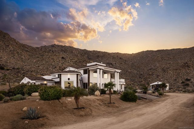 8022 Wesley Rd, Joshua Tree, CA 92252