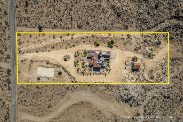8022 Wesley Rd, Joshua Tree, CA 92252