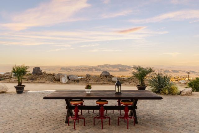 8022 Wesley Rd, Joshua Tree, CA 92252