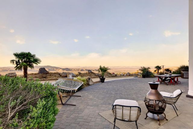 8022 Wesley Rd, Joshua Tree, CA 92252