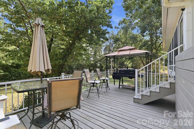 1916 Mcintyre Road, Wingate, NC 28174