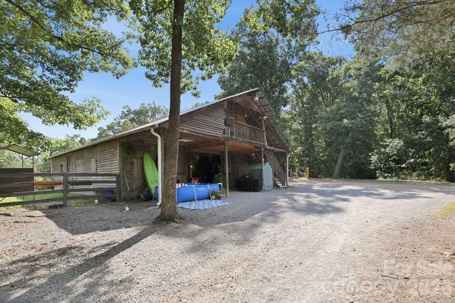 1916 Mcintyre Road, Wingate, NC 28174