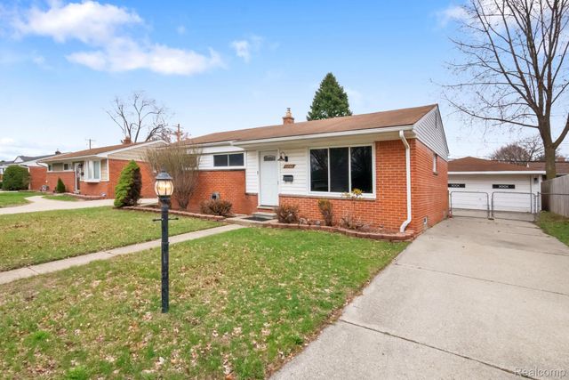 6842 Bison Street, Westland, MI 48185