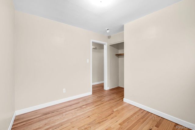 6842 Bison Street, Westland, MI 48185