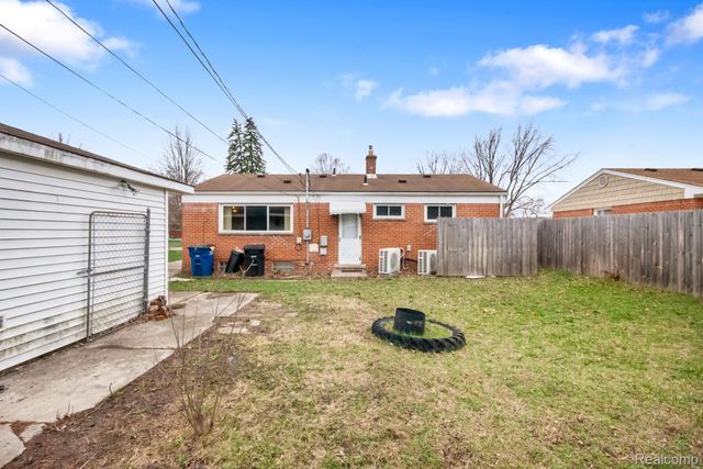 6842 Bison Street, Westland, MI 48185