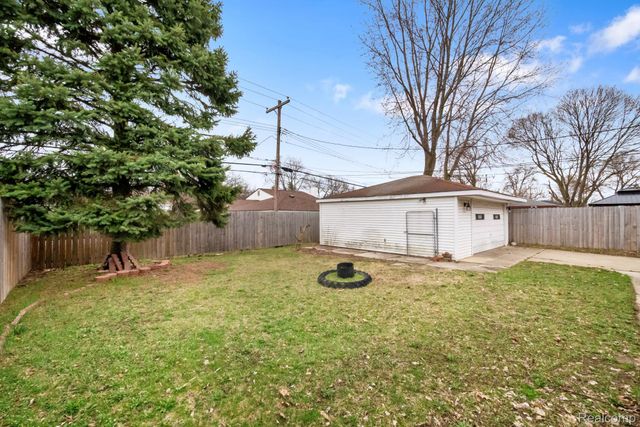 6842 Bison Street, Westland, MI 48185