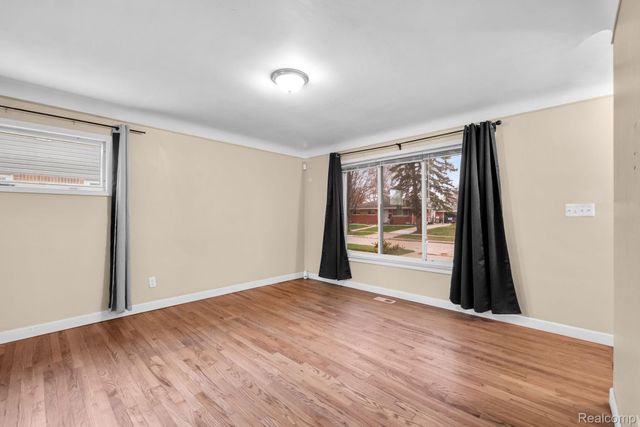 6842 Bison Street, Westland, MI 48185