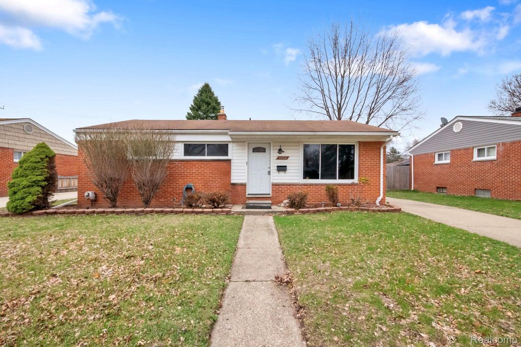 6842 Bison Street, Westland, MI 48185