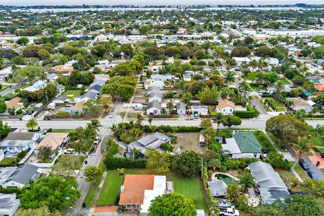 6301 Lake Avenue, West Palm Beach, FL 33405