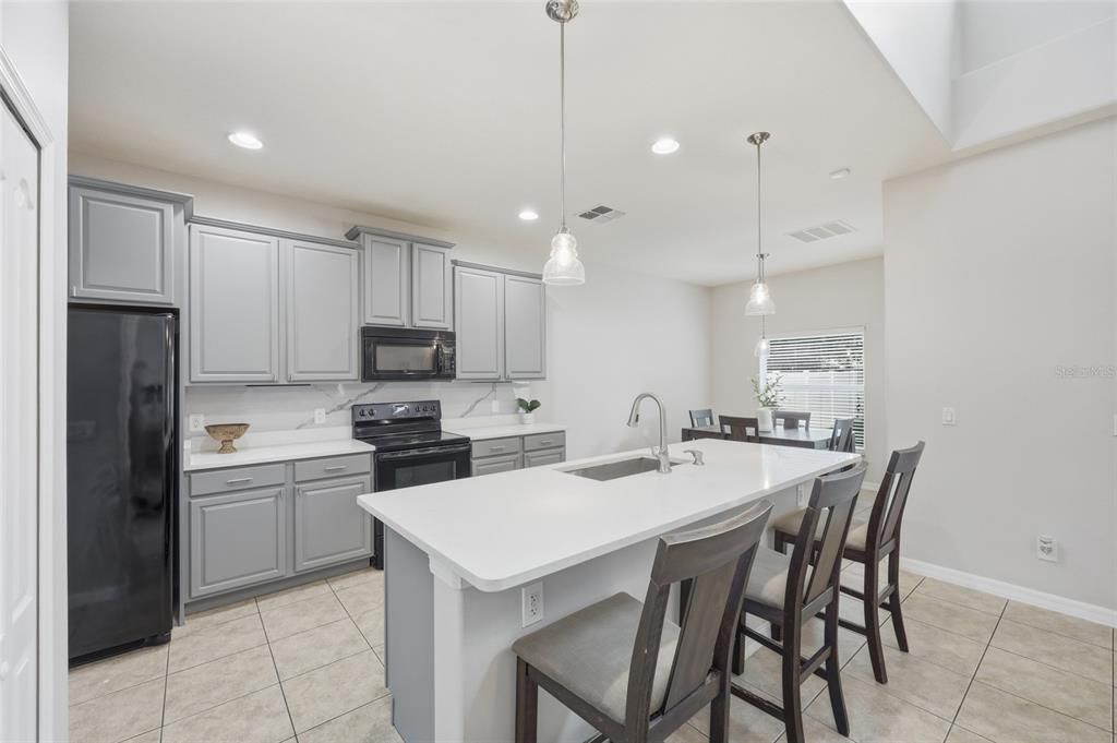 Image 11 of property listing at 9117 OAK COMMONS WAY, Orlando, FL 32832