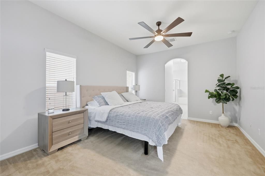 Image 13 of property listing at 9117 OAK COMMONS WAY, Orlando, FL 32832