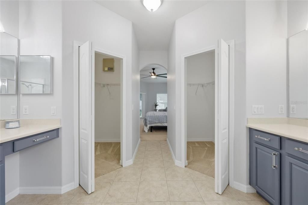 Image 16 of property listing at 9117 OAK COMMONS WAY, Orlando, FL 32832