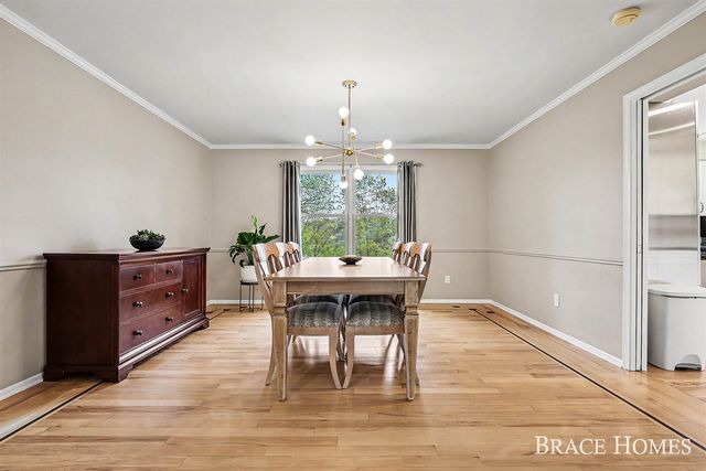 2793 Cascade Springs Drive, Grand Rapids, MI 49546