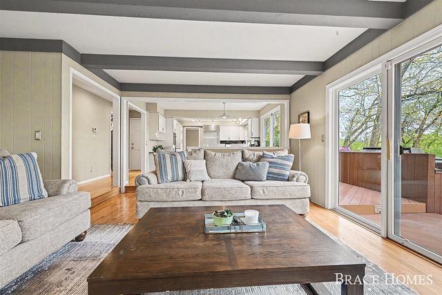 2793 Cascade Springs Drive, Grand Rapids, MI 49546