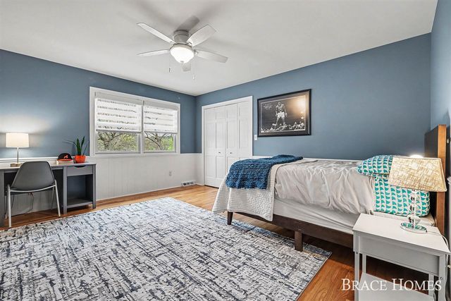 2793 Cascade Springs Drive, Grand Rapids, MI 49546