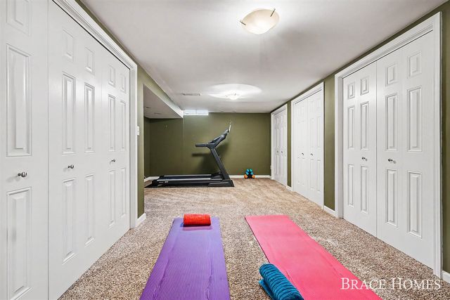 2793 Cascade Springs Drive, Grand Rapids, MI 49546