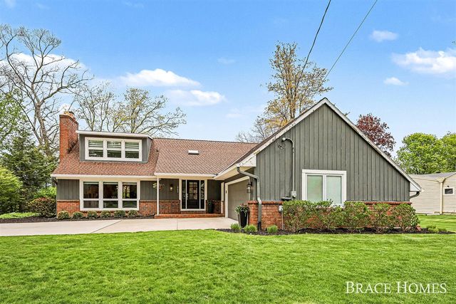 2793 Cascade Springs Drive, Grand Rapids, MI 49546