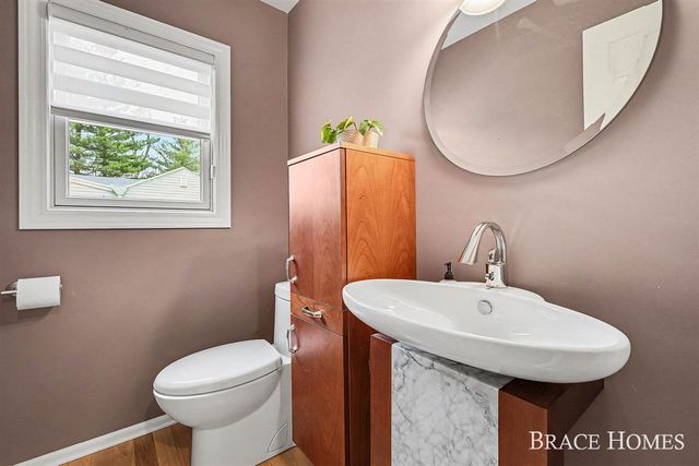 2793 Cascade Springs Drive, Grand Rapids, MI 49546