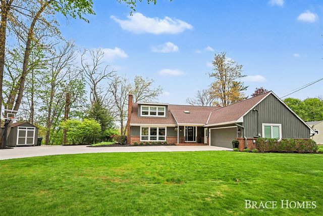 2793 Cascade Springs Drive, Grand Rapids, MI 49546