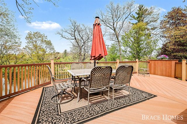 2793 Cascade Springs Drive, Grand Rapids, MI 49546