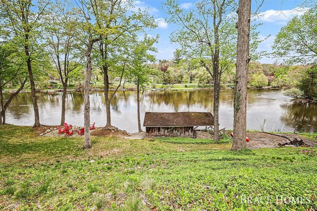 2793 Cascade Springs Drive, Grand Rapids, MI 49546