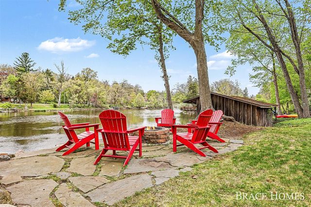 2793 Cascade Springs Drive, Grand Rapids, MI 49546