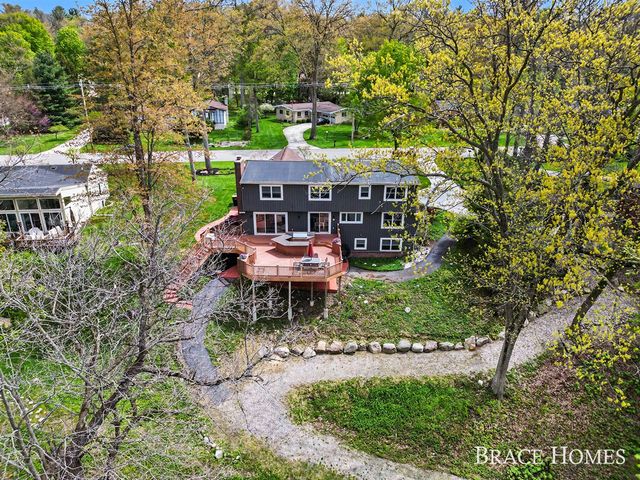 2793 Cascade Springs Drive, Grand Rapids, MI 49546