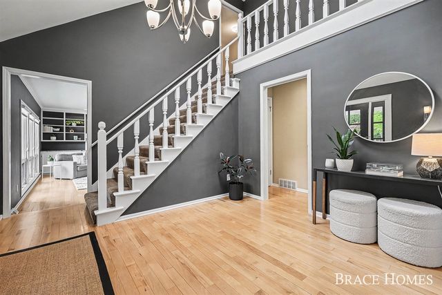 2793 Cascade Springs Drive, Grand Rapids, MI 49546