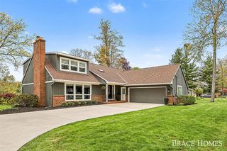 2793 Cascade Springs Drive, Grand Rapids, MI 49546